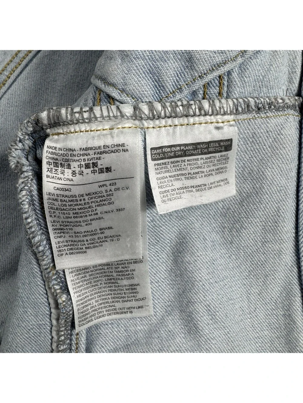 Levi’s Women’s Trucker Denim Jacket Size S Light Wash 100% Cotton Classic Blue